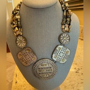 A NECKLACE FOR MEDIEVAL TIMES